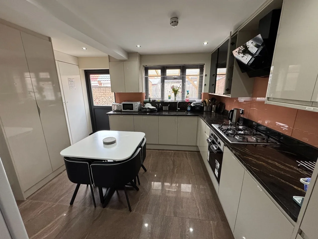 Room Chudleigh Gardens in Greater London