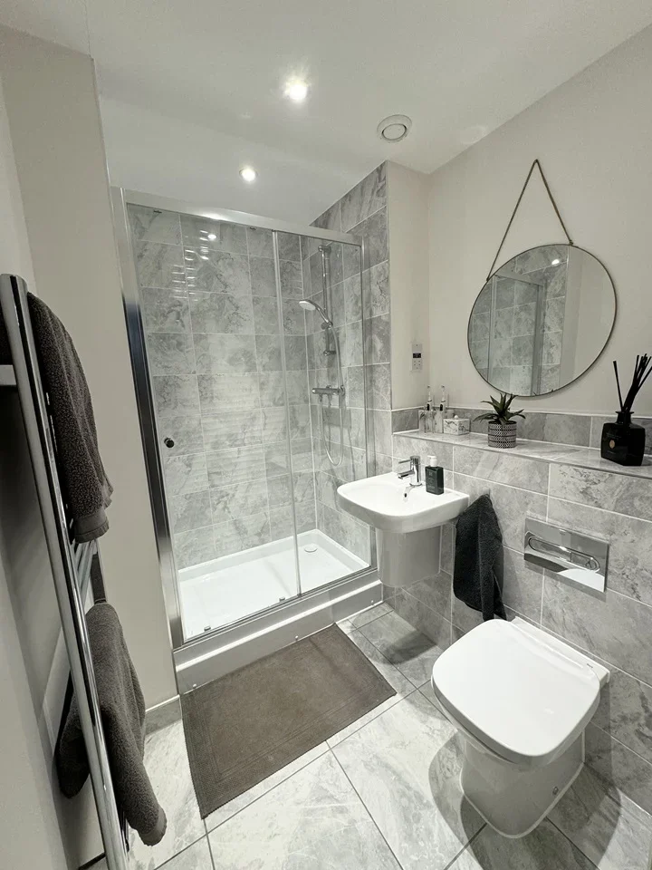 Flat Holmesley Road in Hertsmere