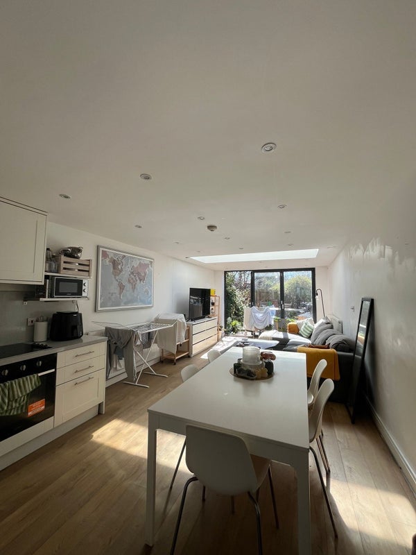 Room Queensbridge Road in Greater London
