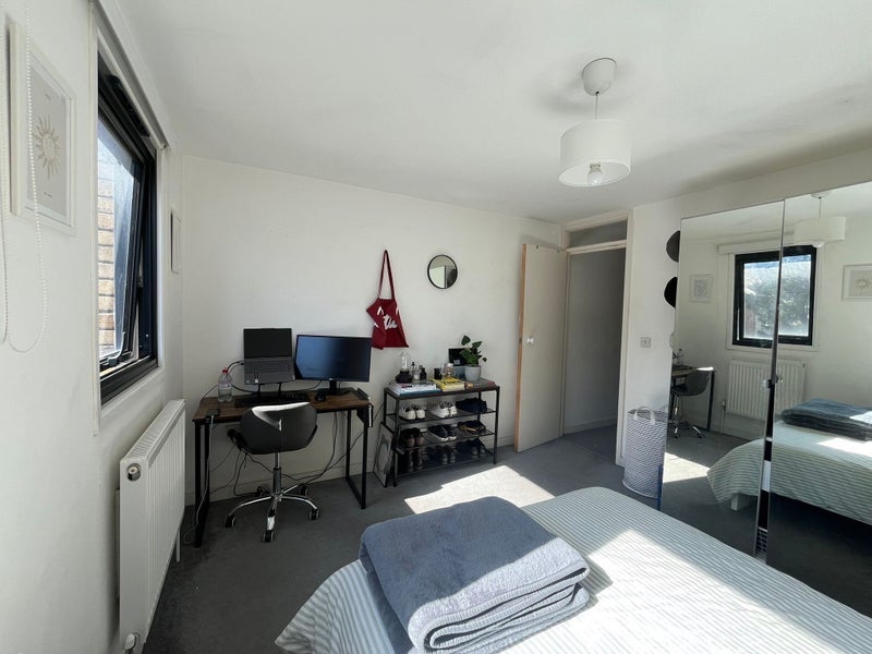 Room Queensbridge Road in Greater London