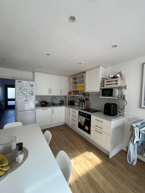Room Queensbridge Road in Greater London