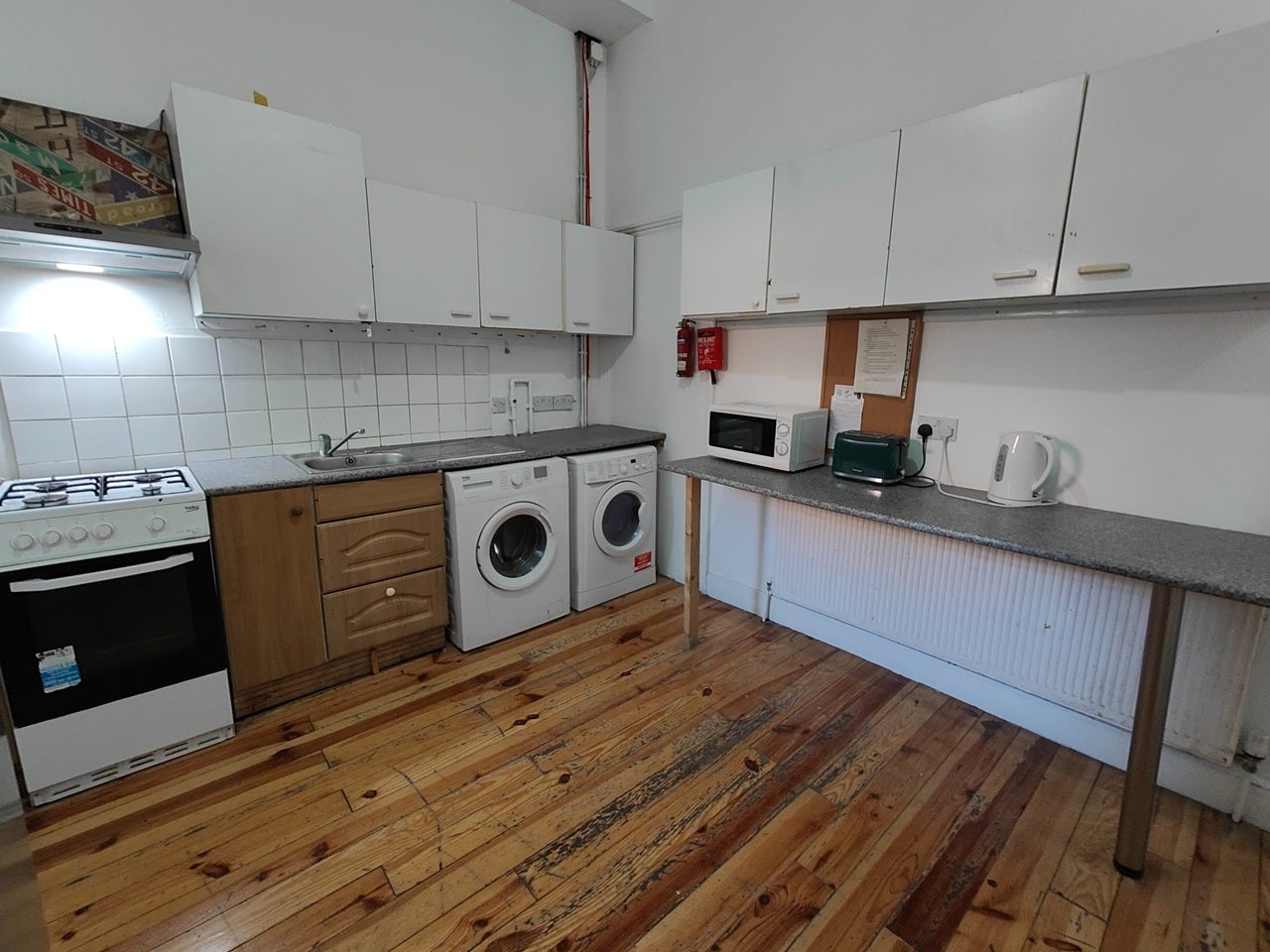 Room Hackney Road in Greater London