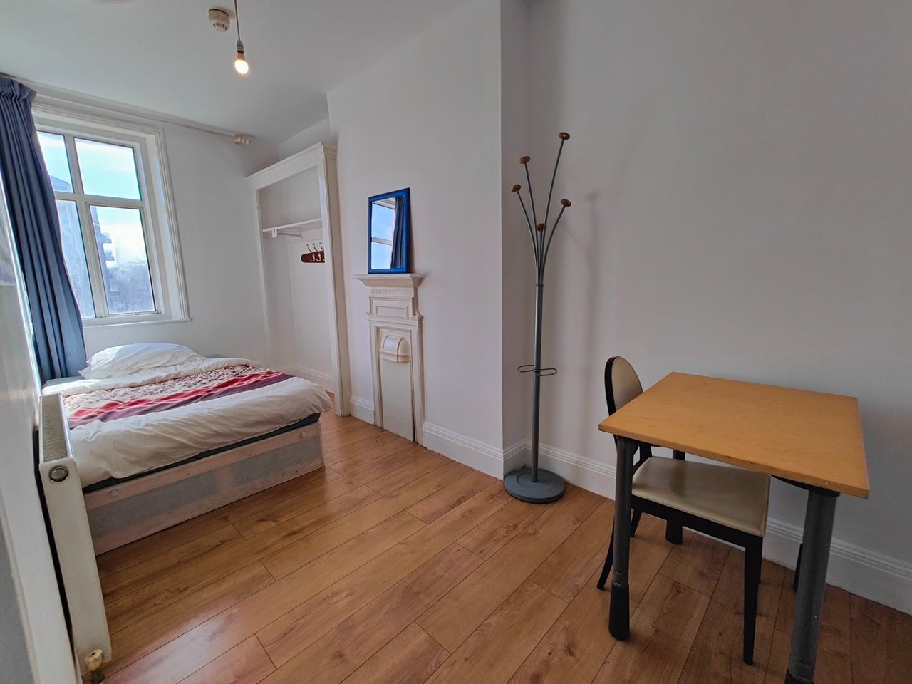 Room Hackney Road in Greater London