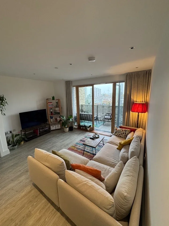 Flat Nest Way in Greater London