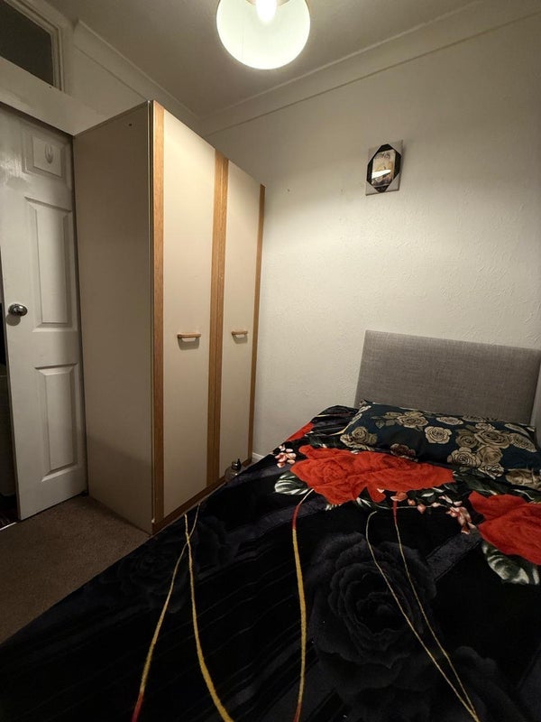 Room Green Close in Warwick