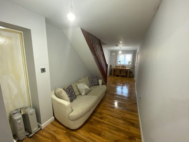 House Leafield Rise in Milton Keynes