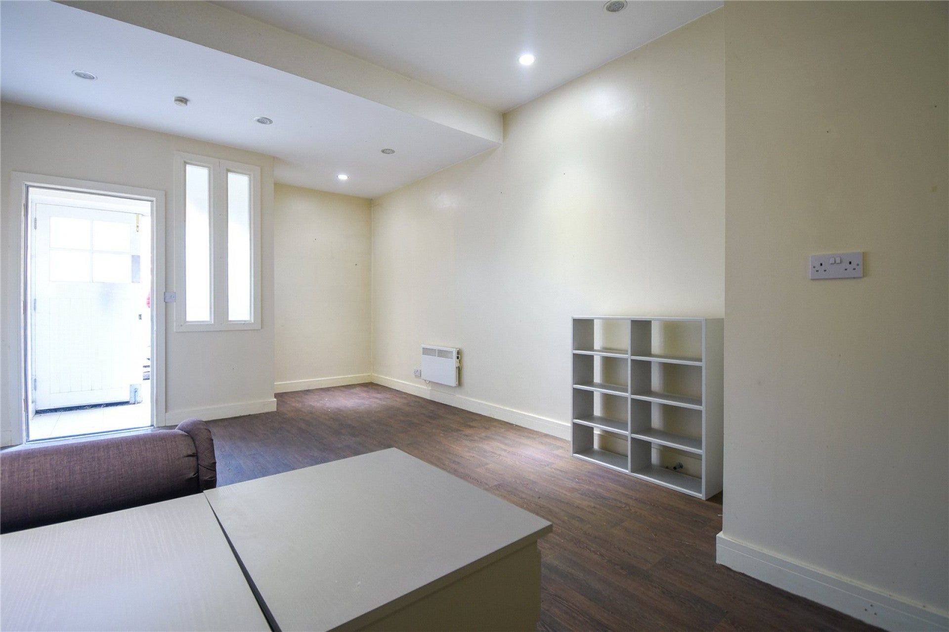 Flat Linden Square in Greater London