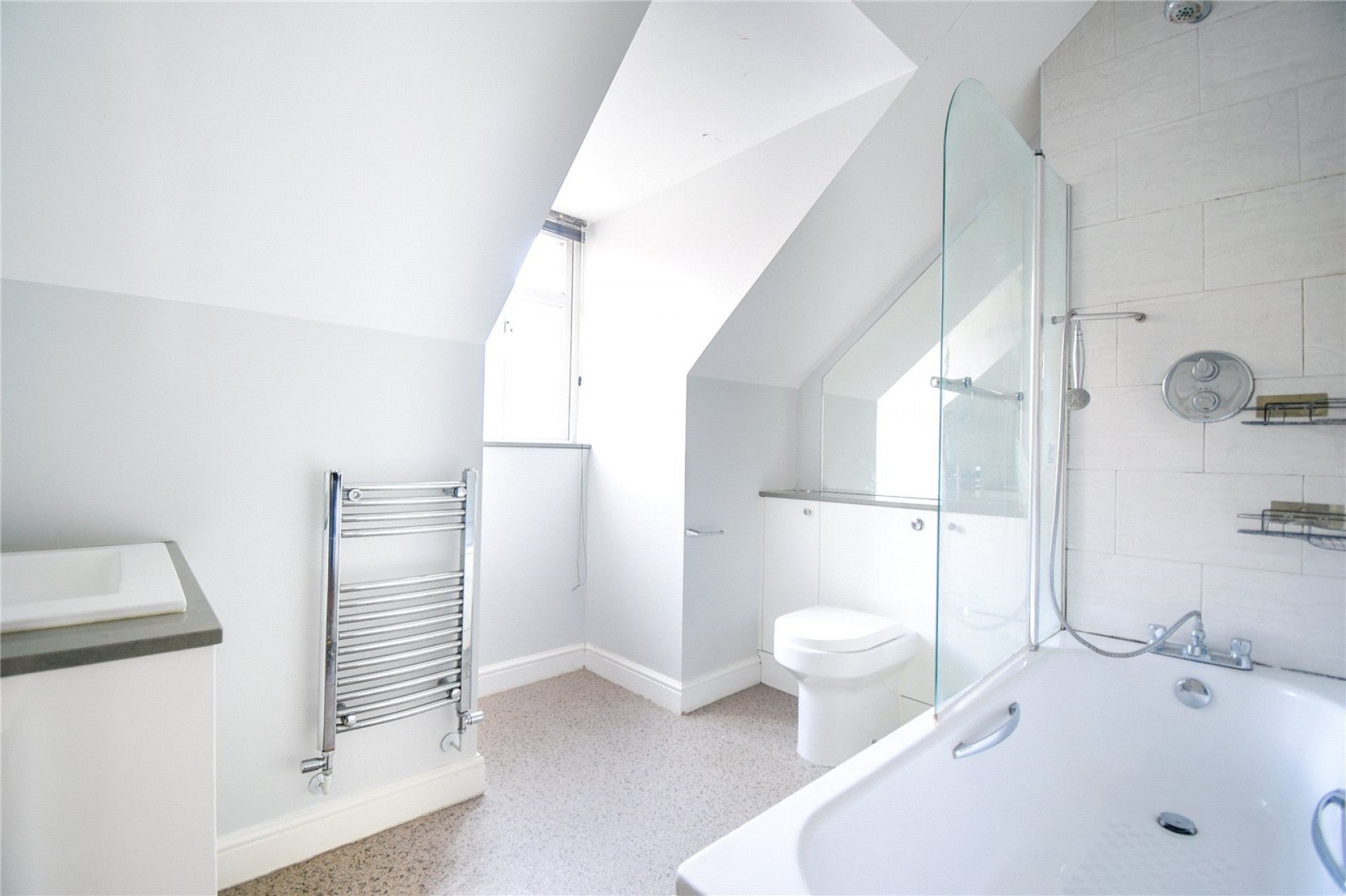 Flat Linden Square in Greater London