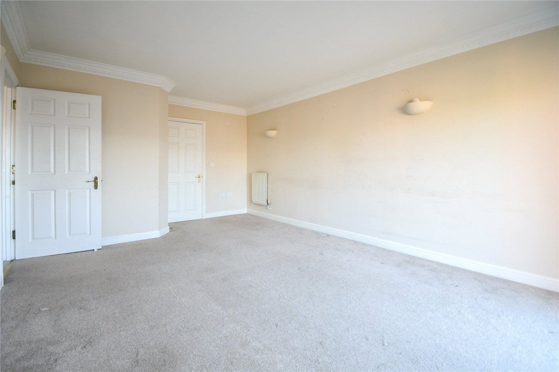 Flat Linden Square in Greater London
