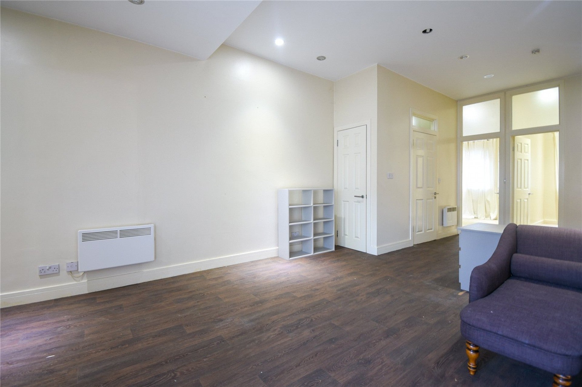Flat Linden Square in Greater London