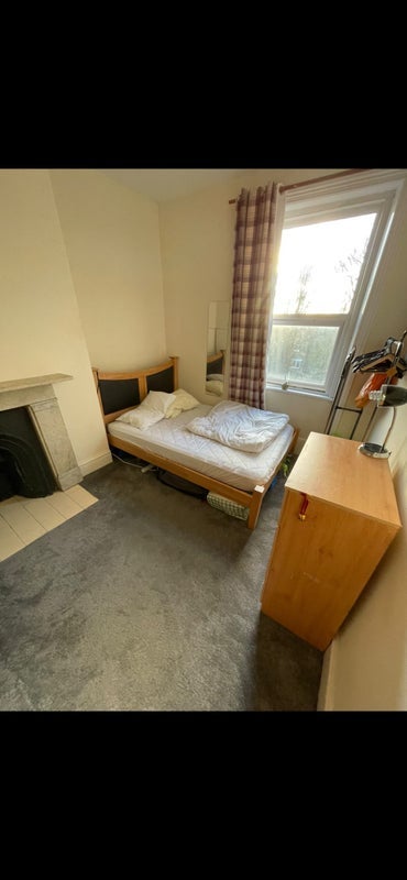 Room Whipps Cross Road in Greater London