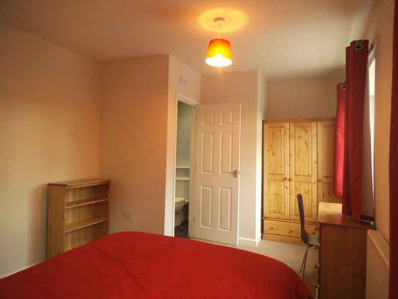 Room Elms Close in Metropolitan Borough of Solihull