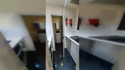 Room Blenheim Gardens in Greater London