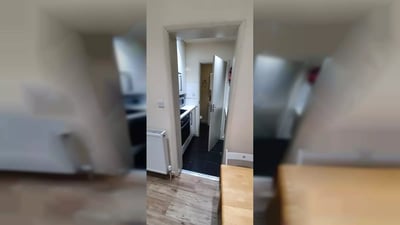 Room Blenheim Gardens in Greater London