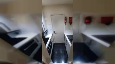 Room Blenheim Gardens in Greater London