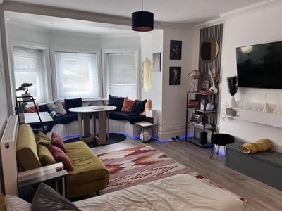 Flat Grimston Gardens in Folkestone and Hythe District
