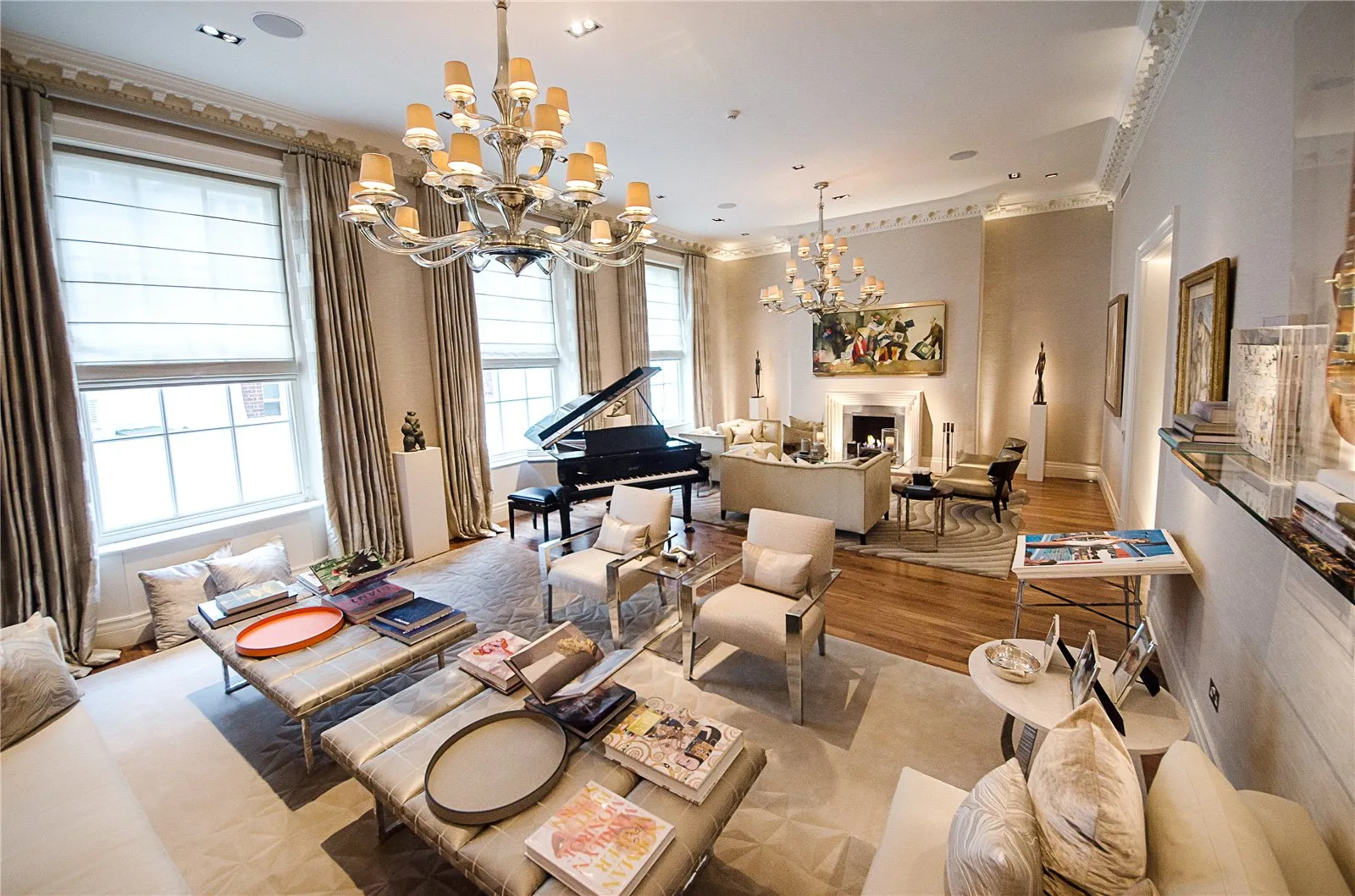 Flat Upper Grosvenor Street in City of Westminster