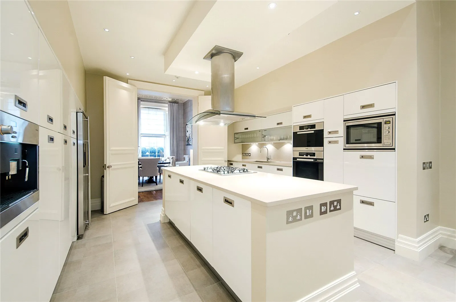 Flat Upper Grosvenor Street in City of Westminster
