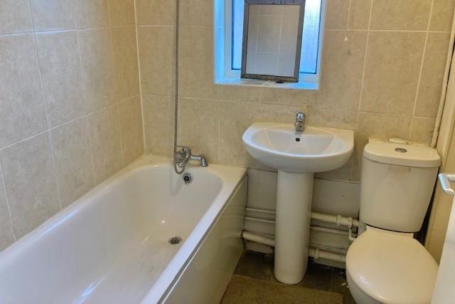 Flat Fern Grove in Greater London