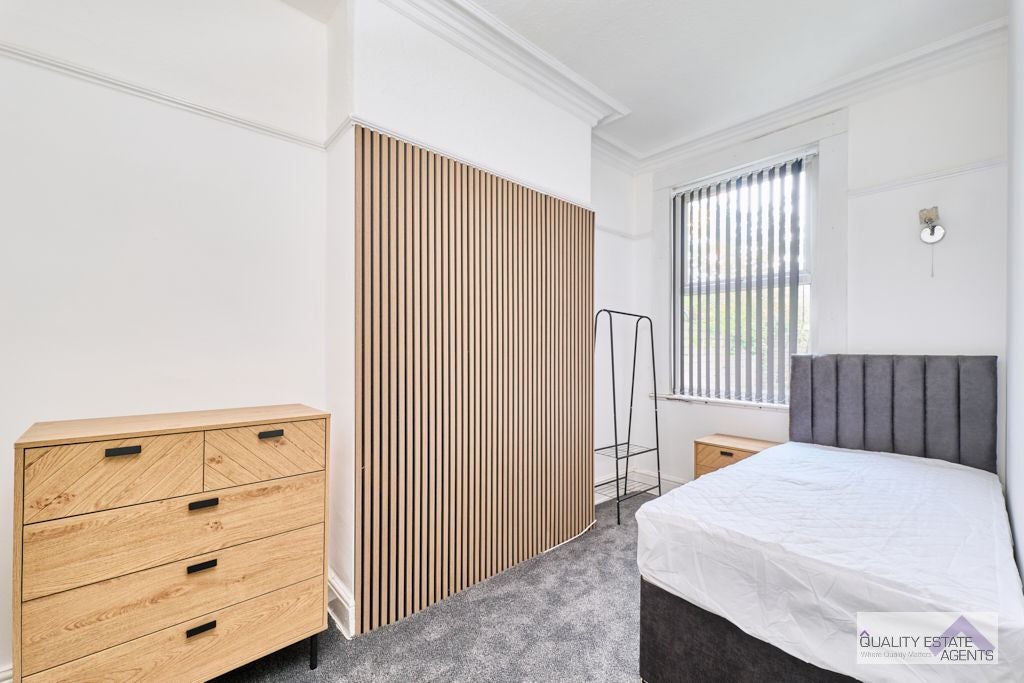 Room Campbell Road in Stoke-on-Trent