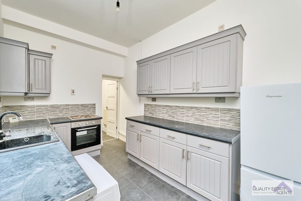 Room Campbell Road in Stoke-on-Trent