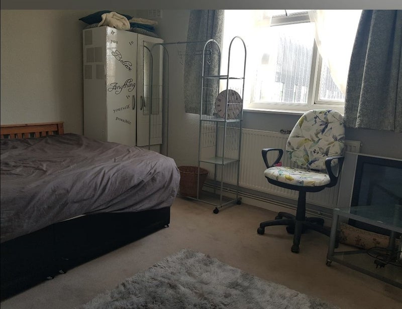 Room Clinger Court in Greater London