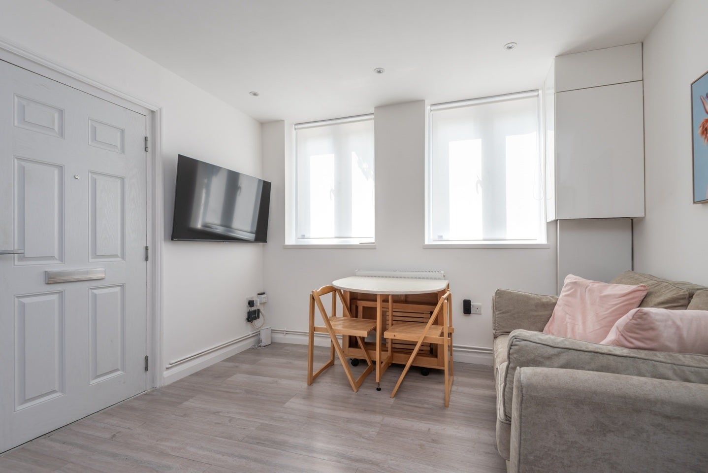 Flat Clarence Road in Greater London