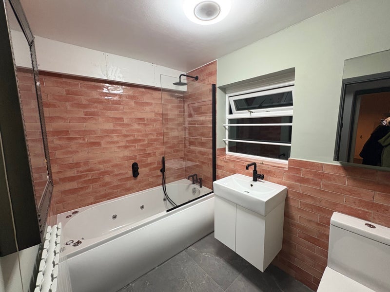 Flat Simms Road in Greater London