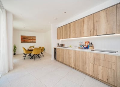 Flat Cendal Crescent in Greater London