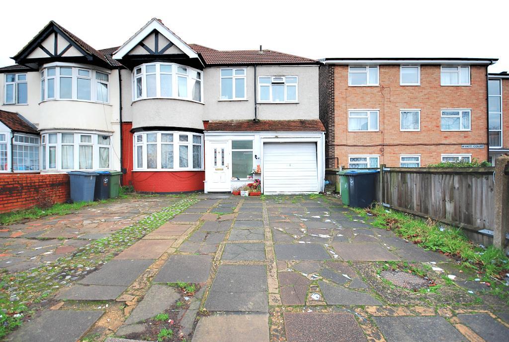 Flat Wyatt Court in Greater London