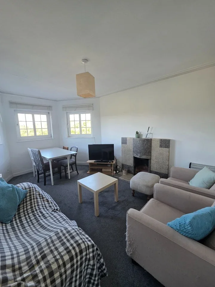 Room Richmond Road in Greater London