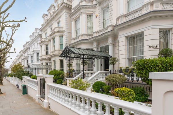 Flat Kingsway in London