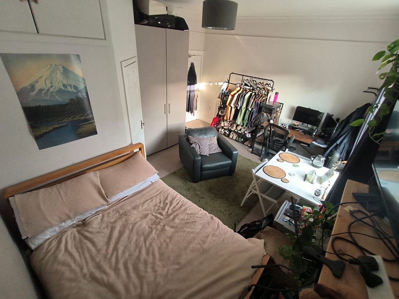 Room Cheltenham Road in Bristol
