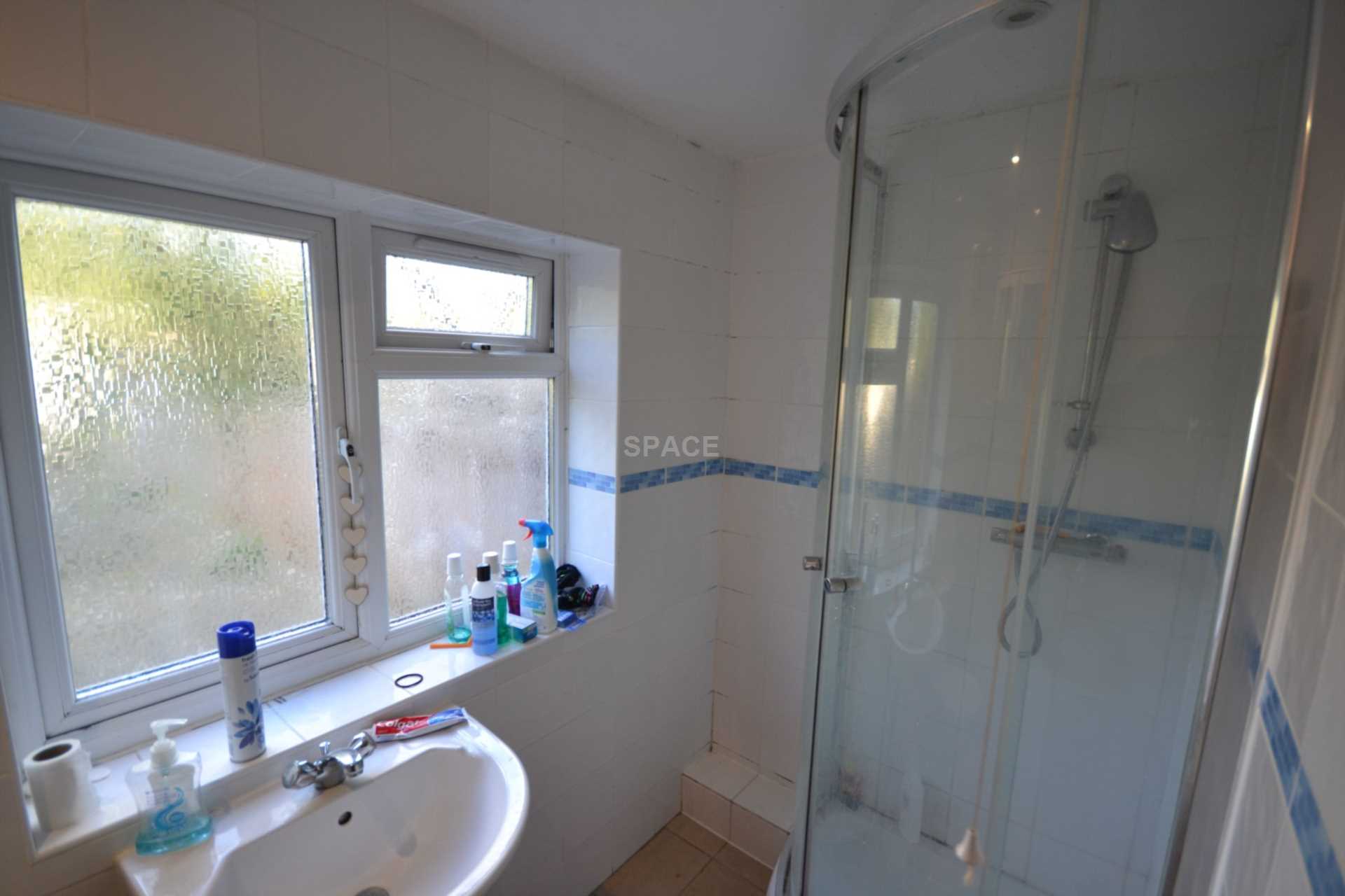 Flat Milman Road in Reading