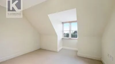 Flat Stoneleigh Park Road in Epsom and Ewell
