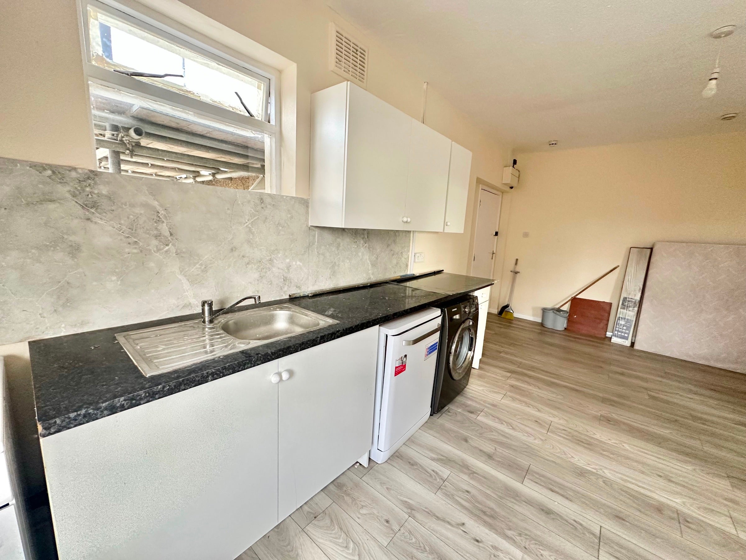 Flat Hertford Road in Greater London