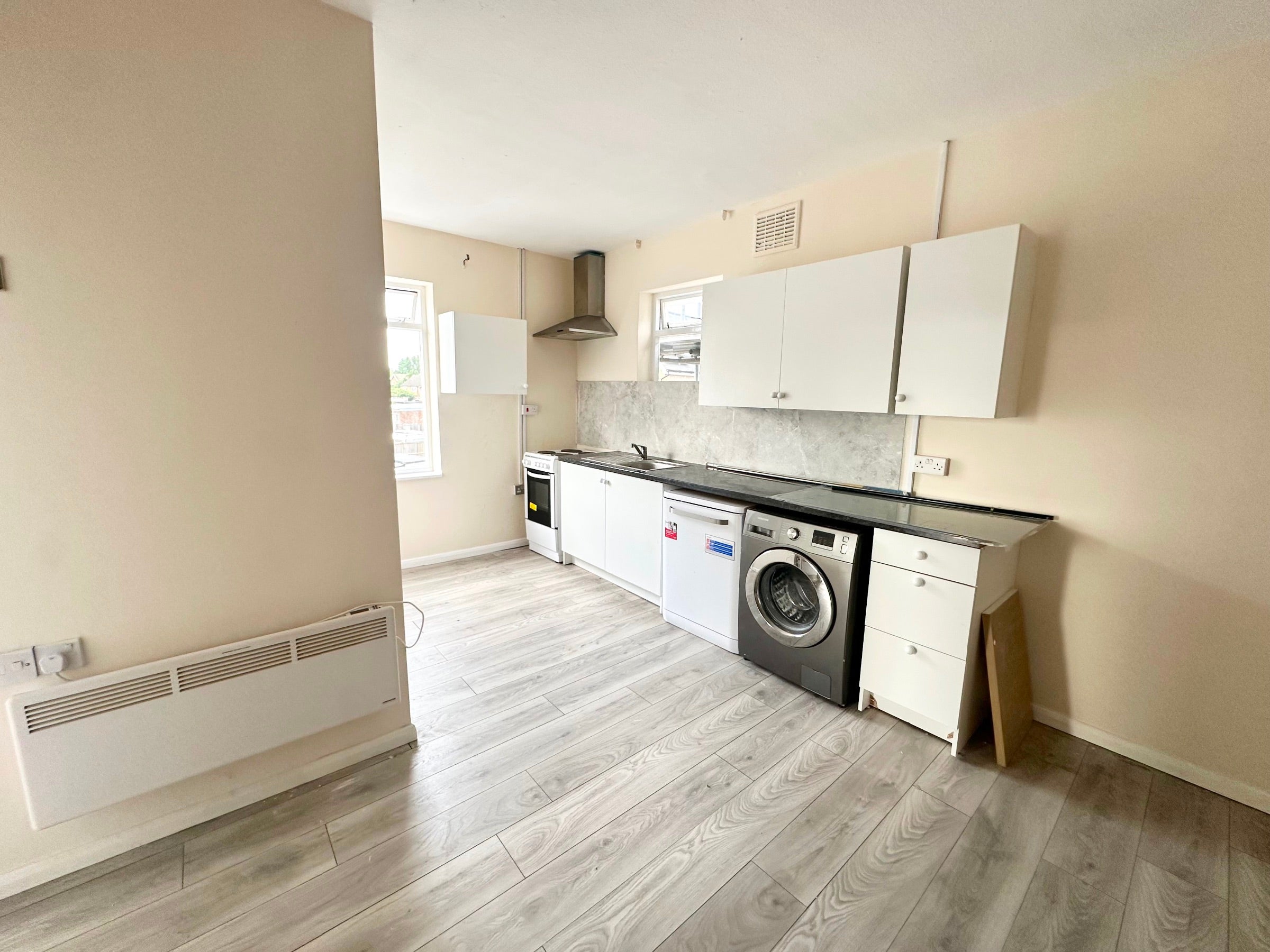 Flat Hertford Road in Greater London