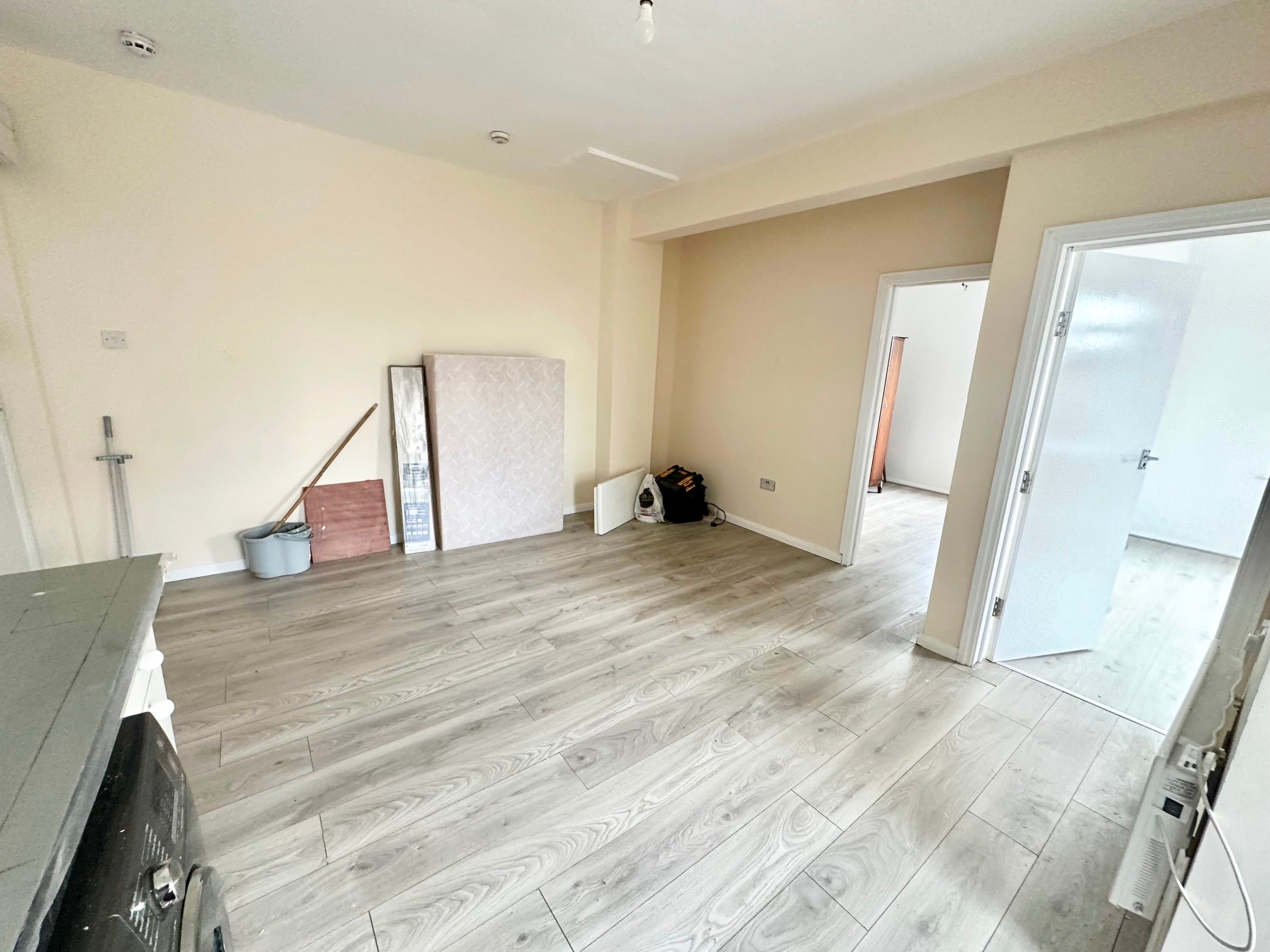 Flat Hertford Road in Greater London
