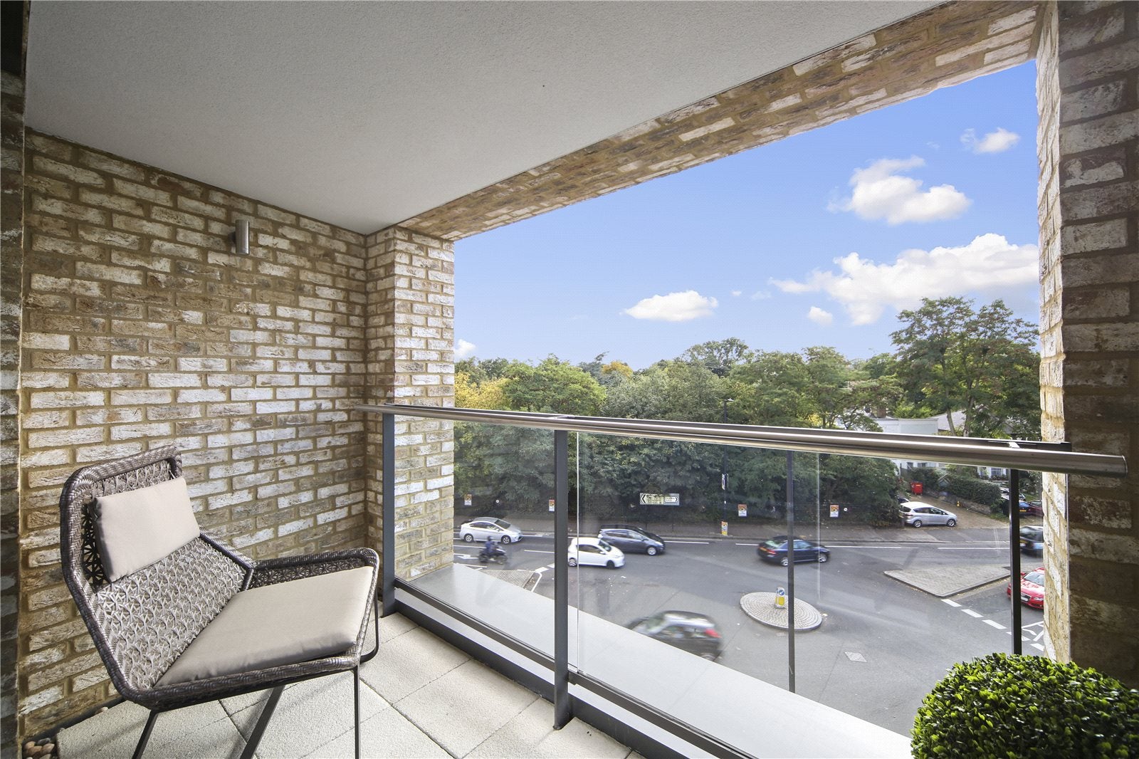 Flat Sindercombe Mews in Greater London