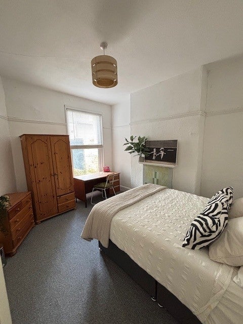 Room Welbeck Avenue in Plymouth