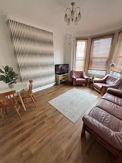 Room Welbeck Avenue in Plymouth