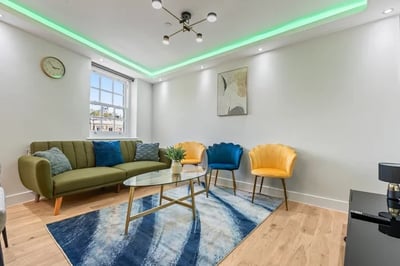 Flat Kennington Road in Greater London