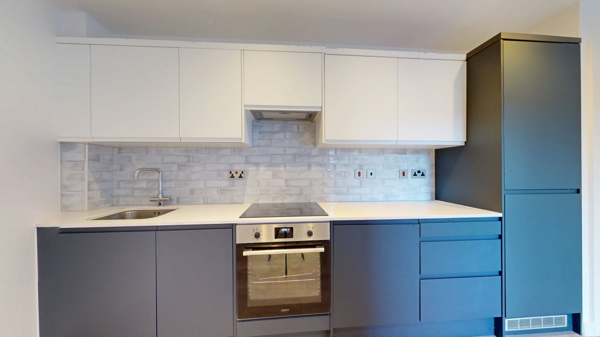Flat High Mead in Greater London