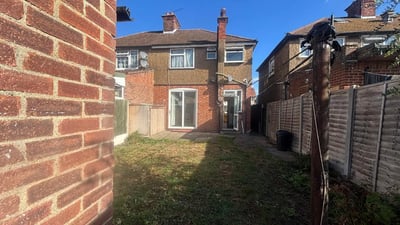 House Cranborne Waye in Greater London