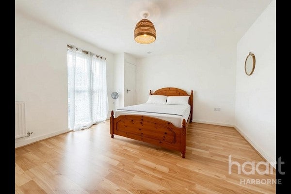 Flat Tanners Way in Birmingham