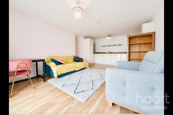 Flat Tanners Way in Birmingham