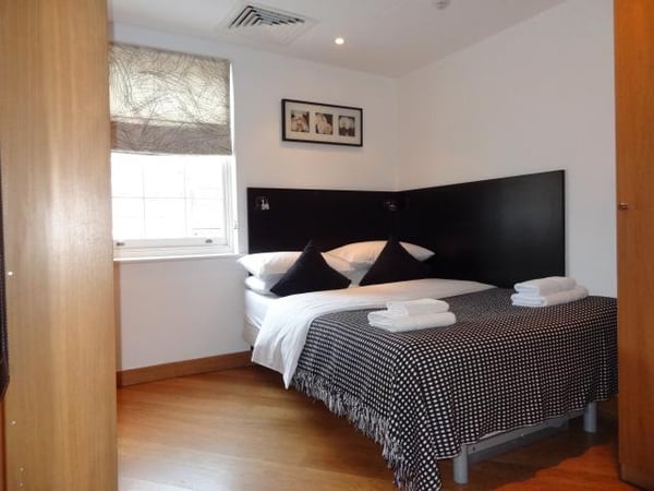 Flat Cartwright Gardens in Greater London