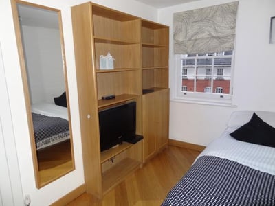 Flat Cartwright Gardens in Greater London