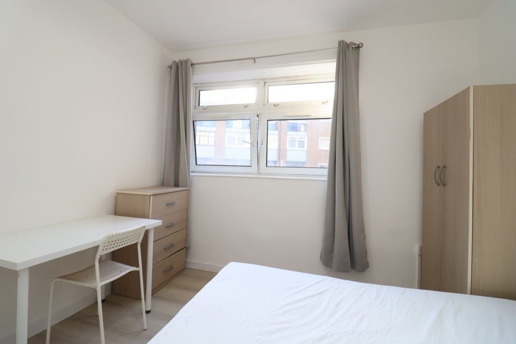 Room Globe Road in Greater London