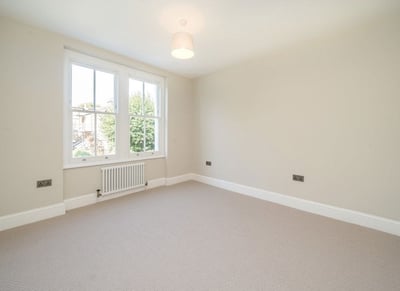 Flat Briarwood Road in Greater London